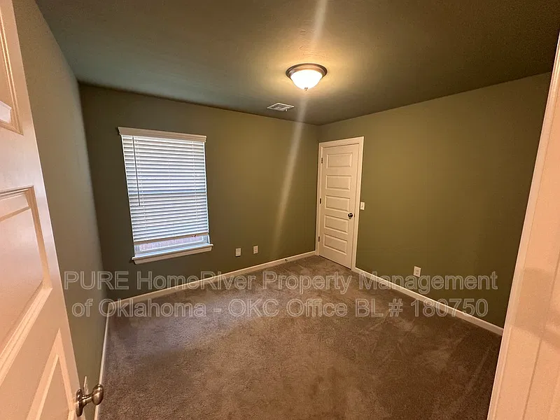 4 bed, 2.0 bath, 1700 sqft, $2,200 — Photo 4