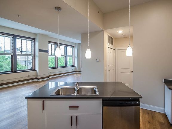 5th image of 106 E Kirkwood Ave #301