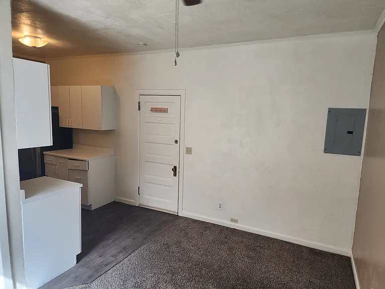 Metro Apartments — Photo 12