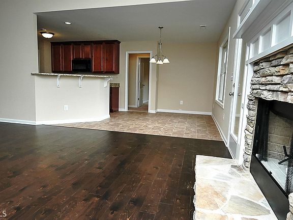 4th image of 44 Smith Cir #27