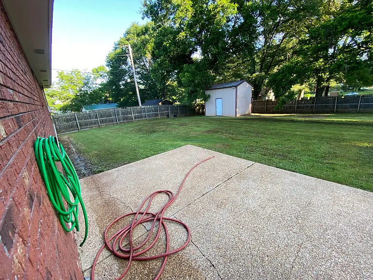 420 Fern Rd — Photo 16