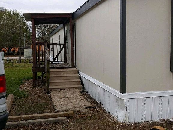 2nd image of 1504 N Winfree St #18
