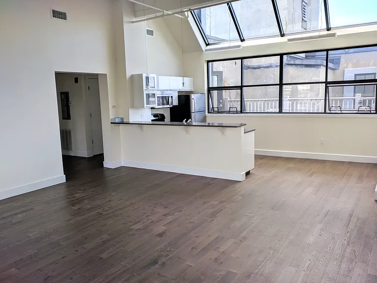 1124 Boylston St — Photo 5