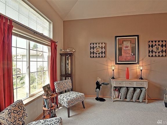 2nd image of 1003 Hughes Ln