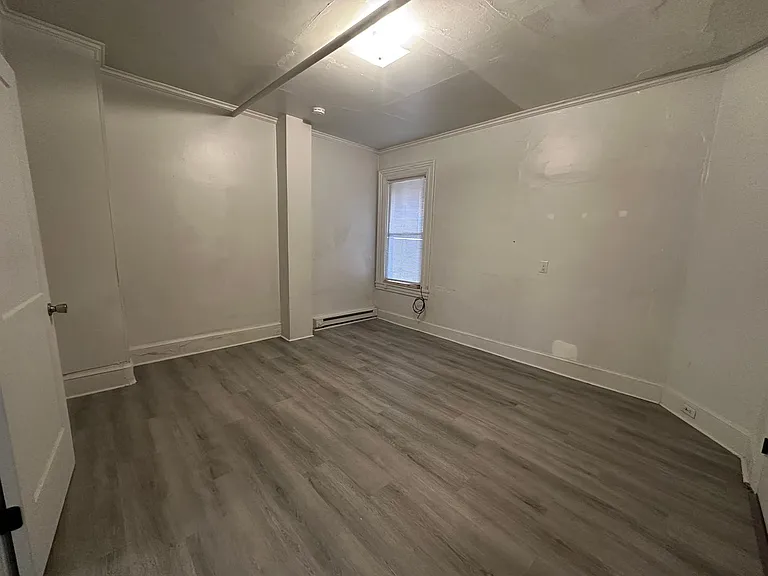 422 W Orange St — Photo 4