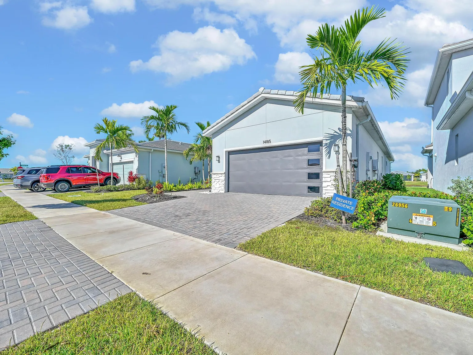 3 bed, 2.5 bath, 2053 sqft, $4,000 — Photo 2