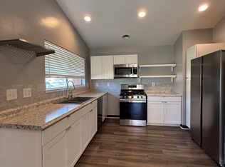 8362 Doncaster Dr, Huntington Beach, CA 92646