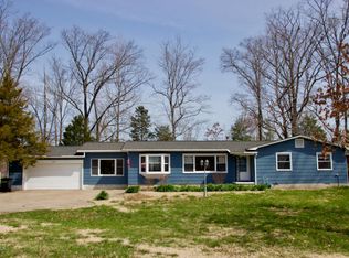 402 Country Club Ln, Carterville, IL 62918