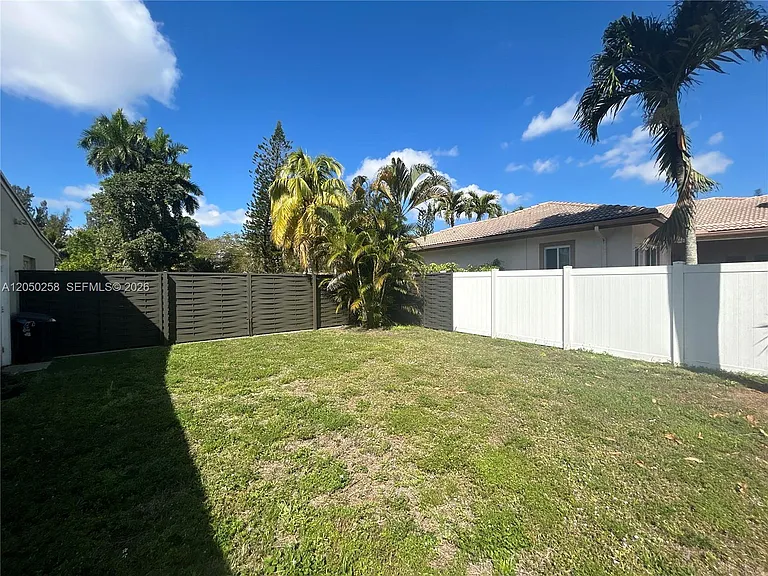416 Bayberry Dr — Photo 28