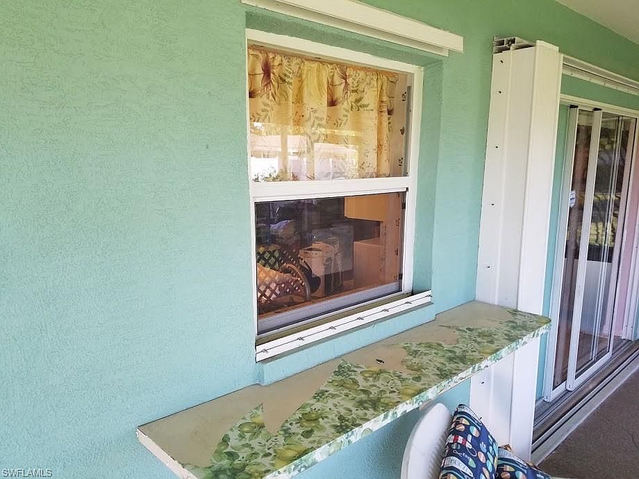 2nd image of 618 SW 23rd St