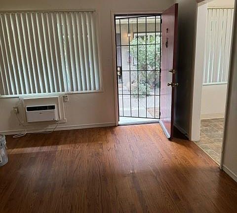 2nd image of 1417-1421 W St
