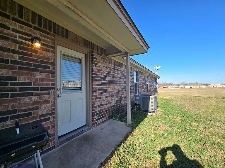 4207 Thunder Creek Dr — Photo 22