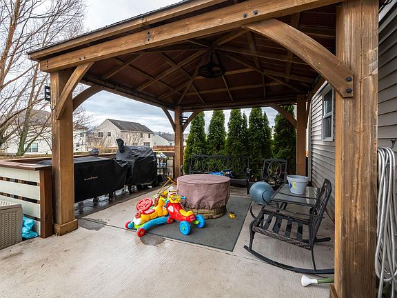 3rd image of 8603 Springberry Dr