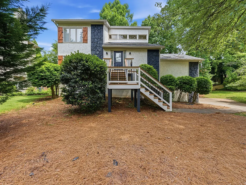 5118 New Bedford Pl