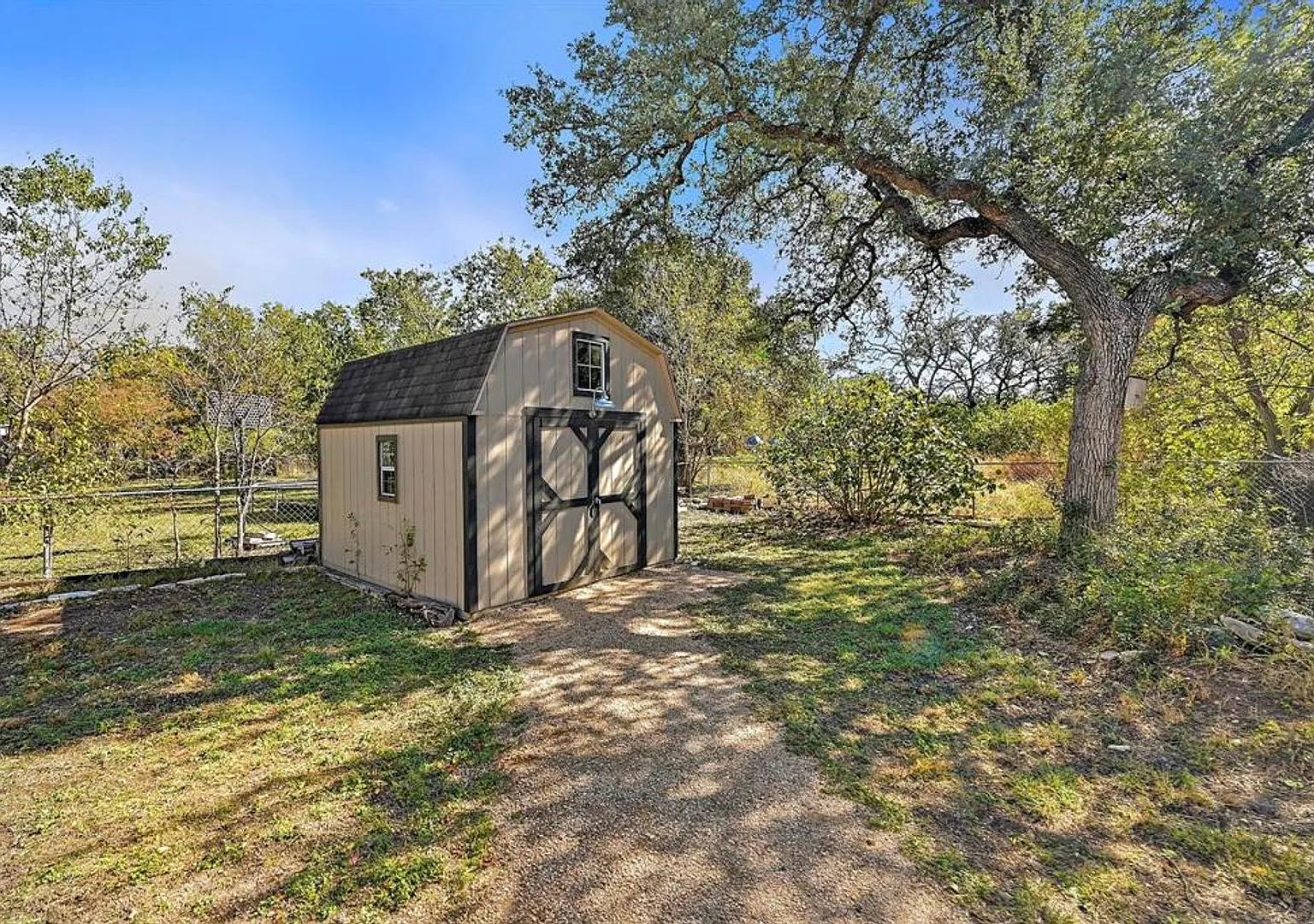Fantastic 3-Bedroom Home in Bertram — Photo 4