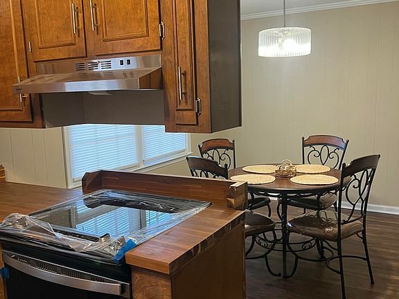 2nd image of 811 Pitts Rd