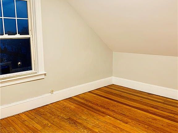 4th image of 173 Quarry St
