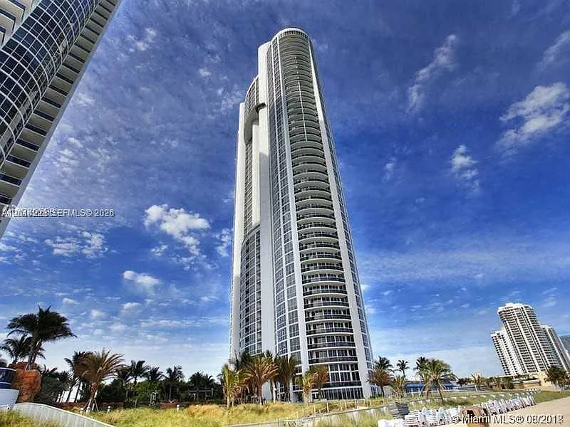 18201 Collins Ave #1908