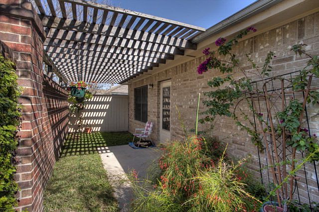 1st image of 1347 Patio Dr