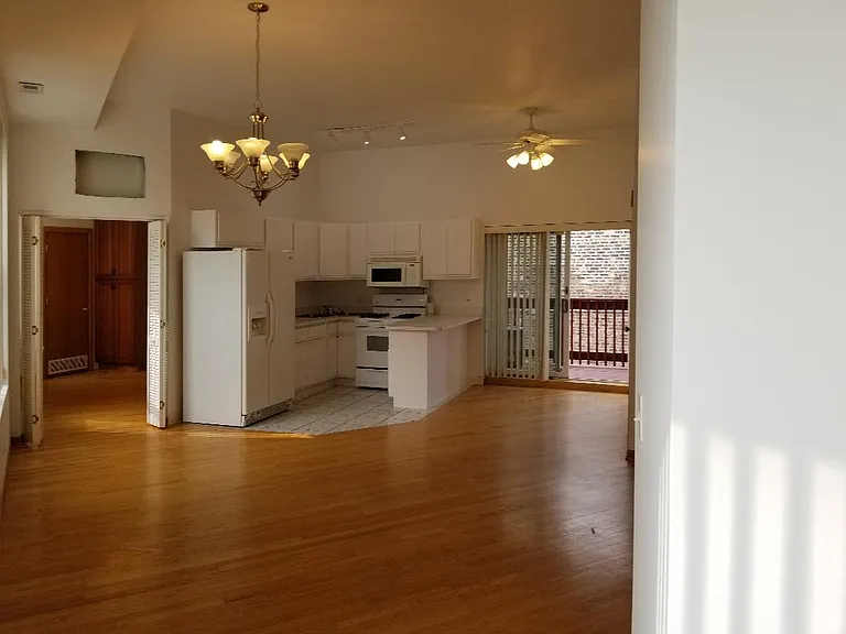 3801 S Archer Ave #2 — Photo 6