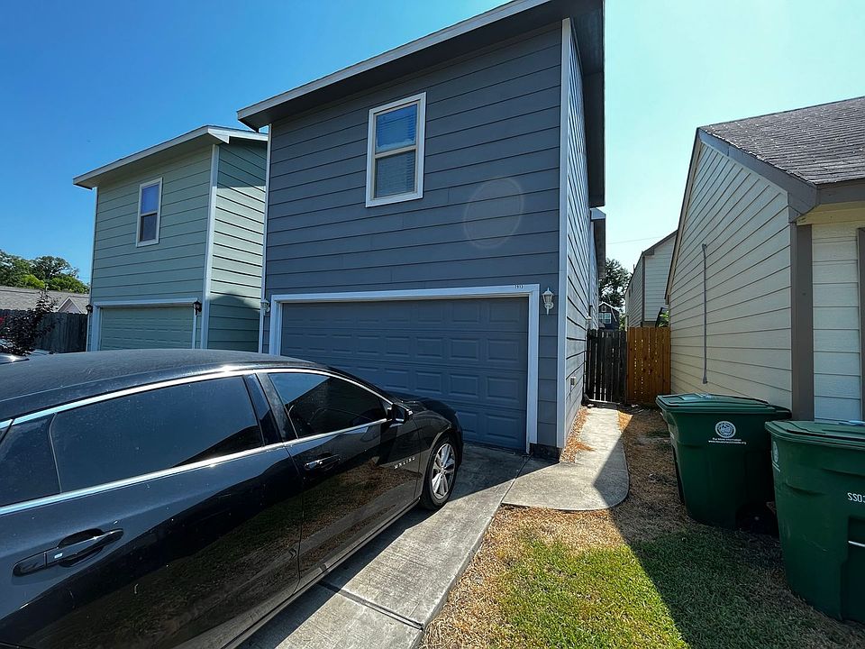 1st image of 7913 Dyer St #A