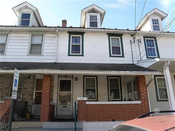 1st image of 2426 Dewey Ave
