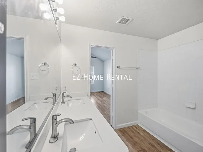 2619 Dylans Crossing Dr — Photo 11