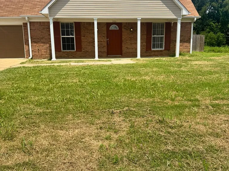 386 Wylie Dr — Photo 1