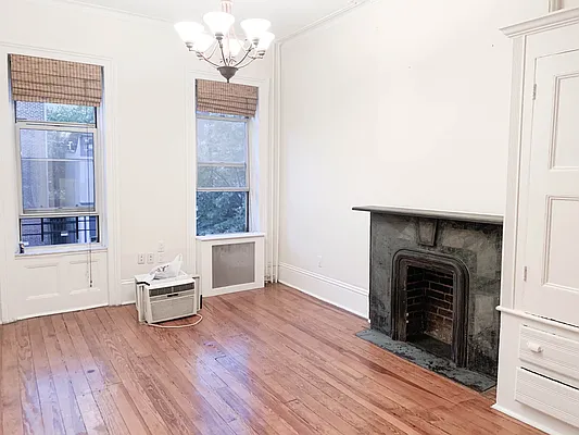 Rented by Capri Jet Realty Corp | media 20