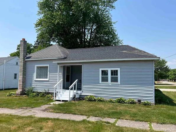 402 W Hosmer St, Saint Charles, MI 48655