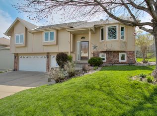 1003 Haverford Dr, Papillion, NE 68046