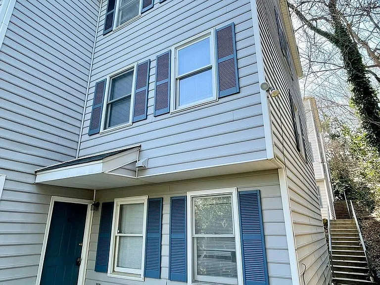 1227 Barnwell St #4 — Photo 1