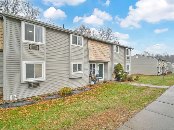 7 Carillon Drive APT C, Rocky Hill, CT 06067