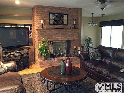 2nd image of 1901 Delwood Dr