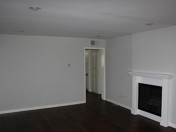 3rd image of 14311 Dickens St #1-2B