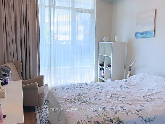 9471 Yonge St #205 — Photo 13