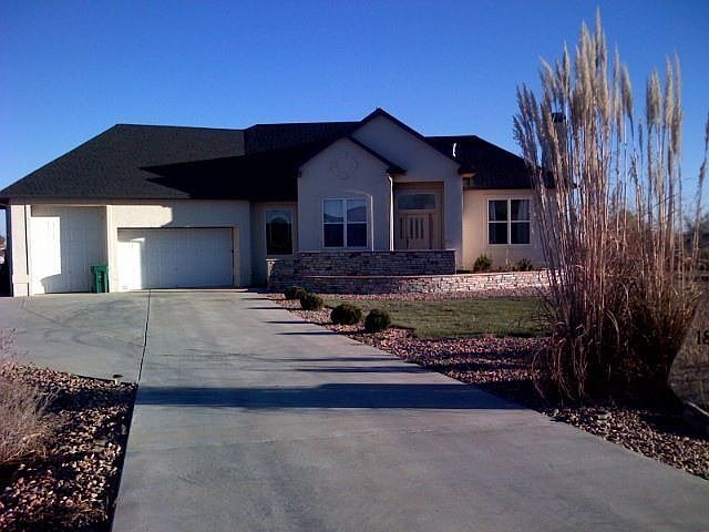 1st image of 18050 Outlook Ct