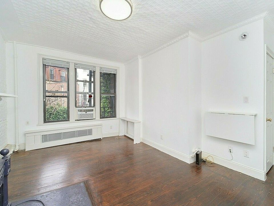 1st image of 102 Greenwich Ave APT 6