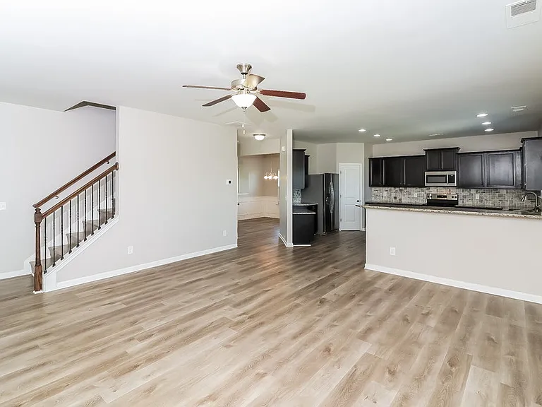 26 Robin Rd — Photo 6