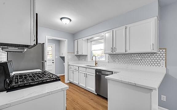 5th image of 5961 Hayes Pl