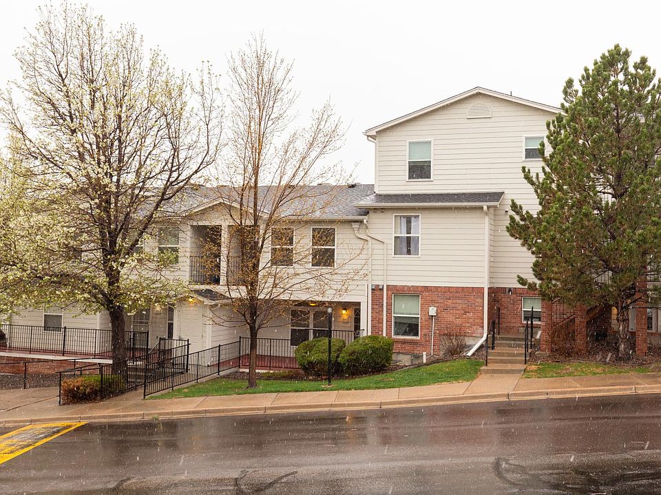 Landscape - Front Entry - 2 Story - Upstairs Balcony & Lower Patio