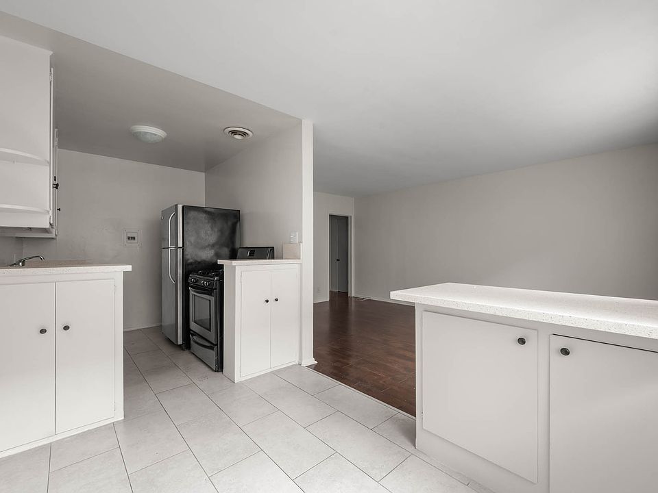 1st image of 1340 N Citrus Ave APT 3