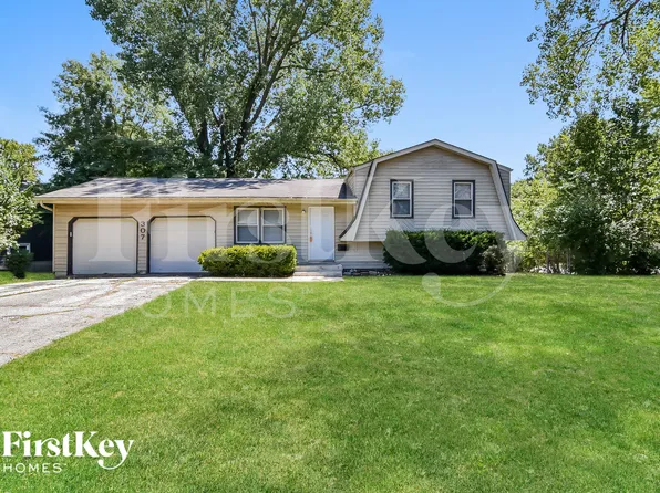 307 NE Arlington Cir, Lees Summit, MO 64063