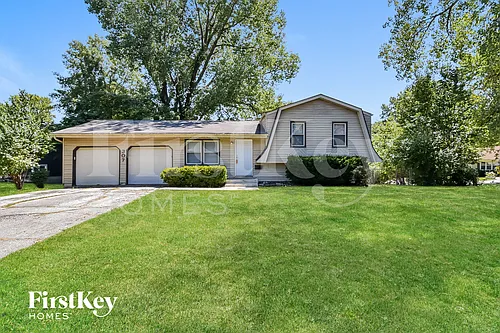 307 NE Arlington Cir Photo 1