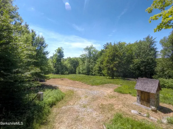 115 Town Hill Rd, Sandisfield, MA 01255