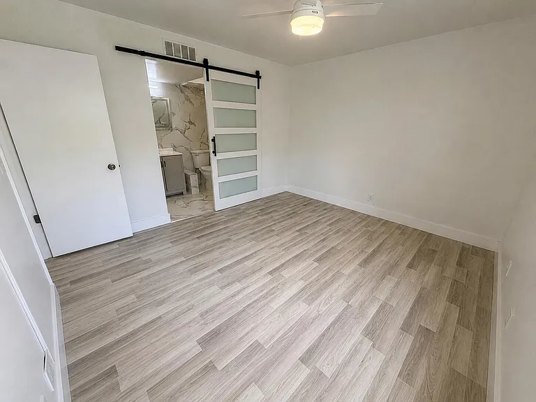 610 NW 13th St #210 — Photo 8