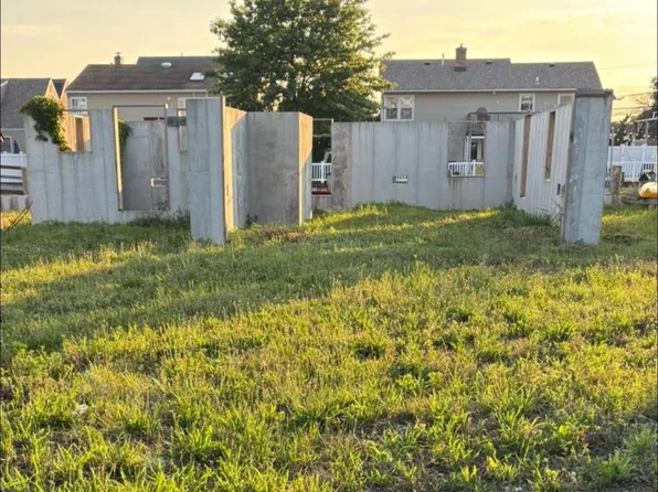 (undisclosed Address), Freeport, NY 11520