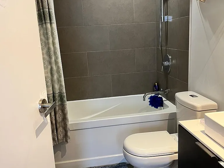 150 Dundas St W #4206 — Photo 4