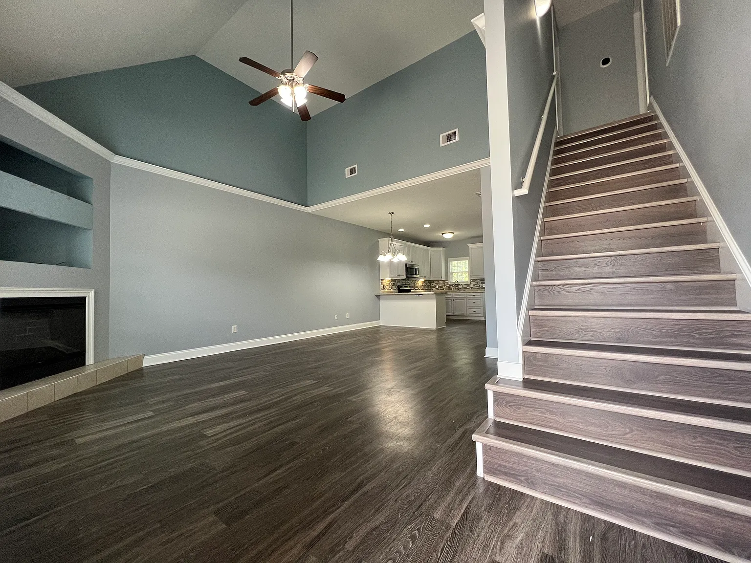 3 bed, 2.5 bath, 1524 sqft, $1,700 — Photo 3