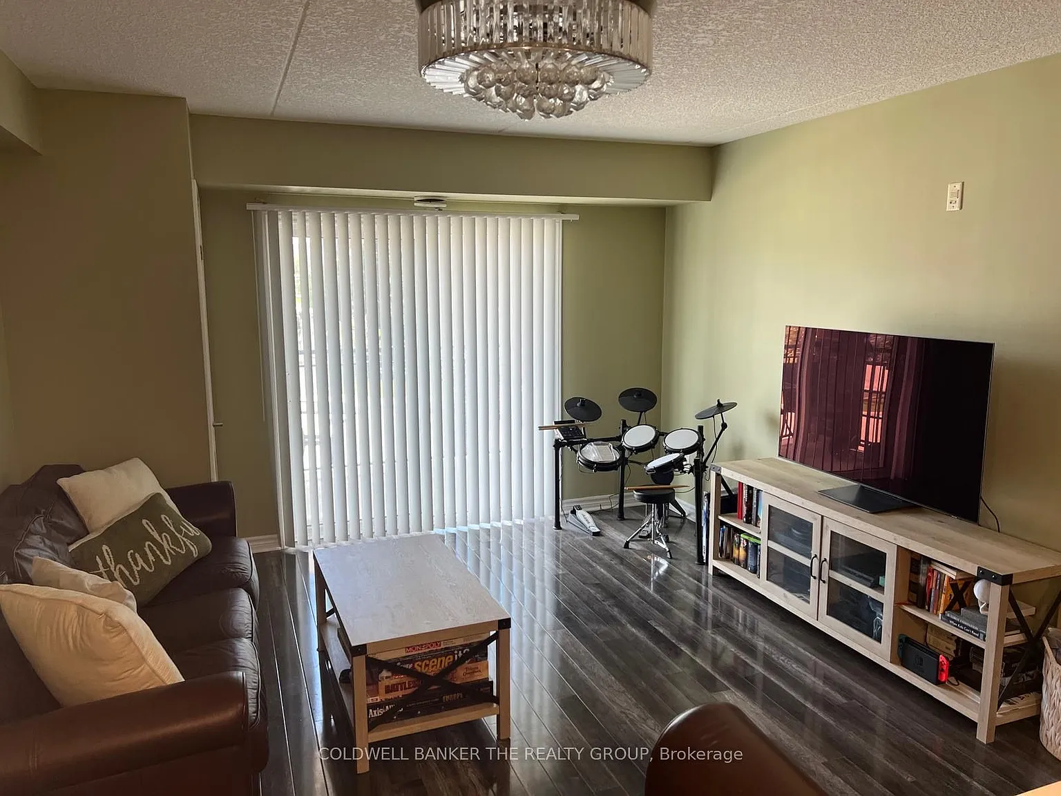 2 bed, $2,400 — Photo 4